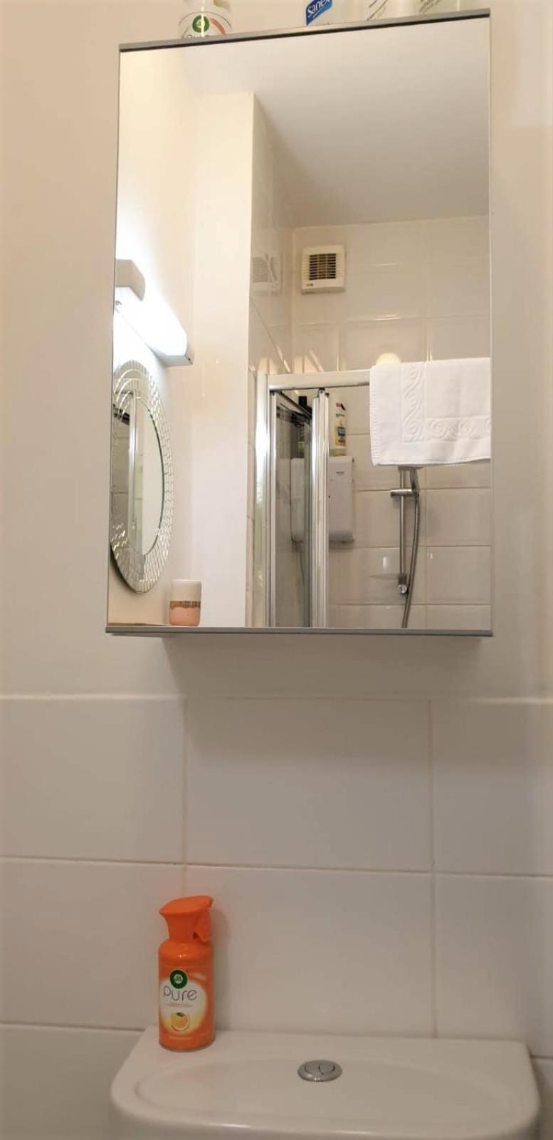 Cosy Garden Flat With Parking In Ealing Broadway *
