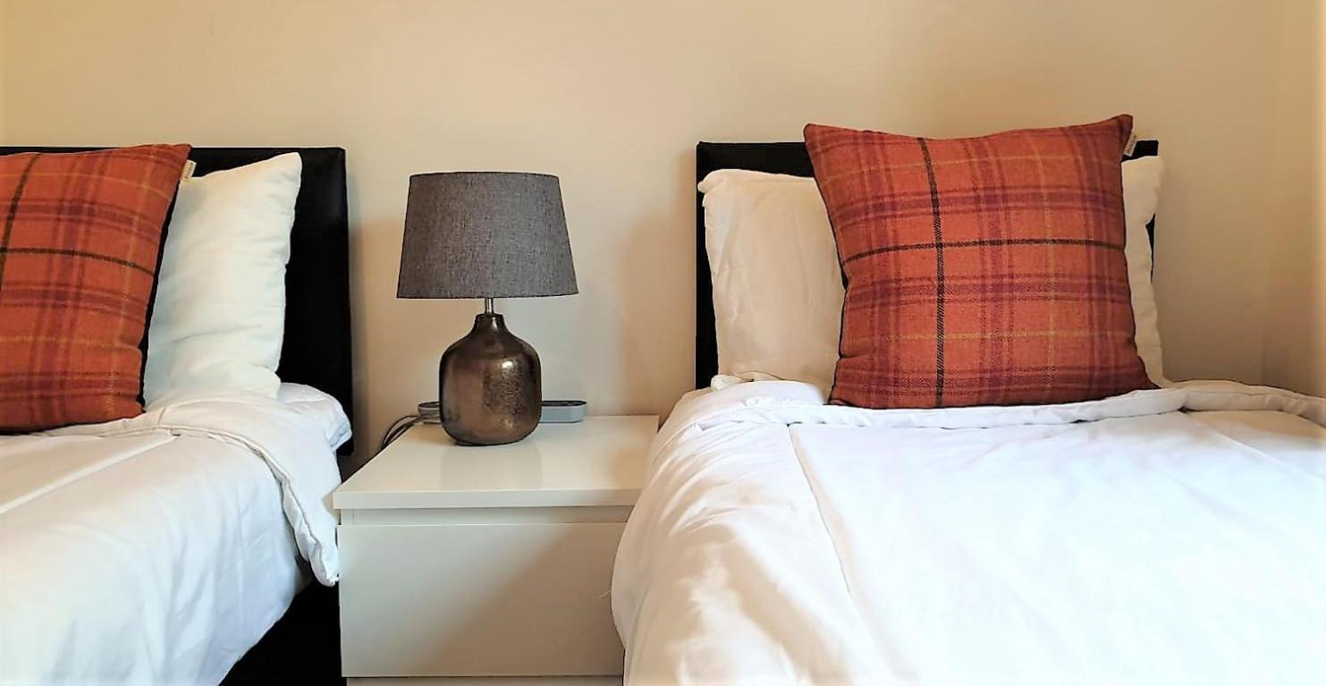 Cosy Garden Flat With Parking In Ealing Broadway Appartamento *